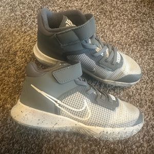 Kids (Boys) Kyrie Flytrap 4